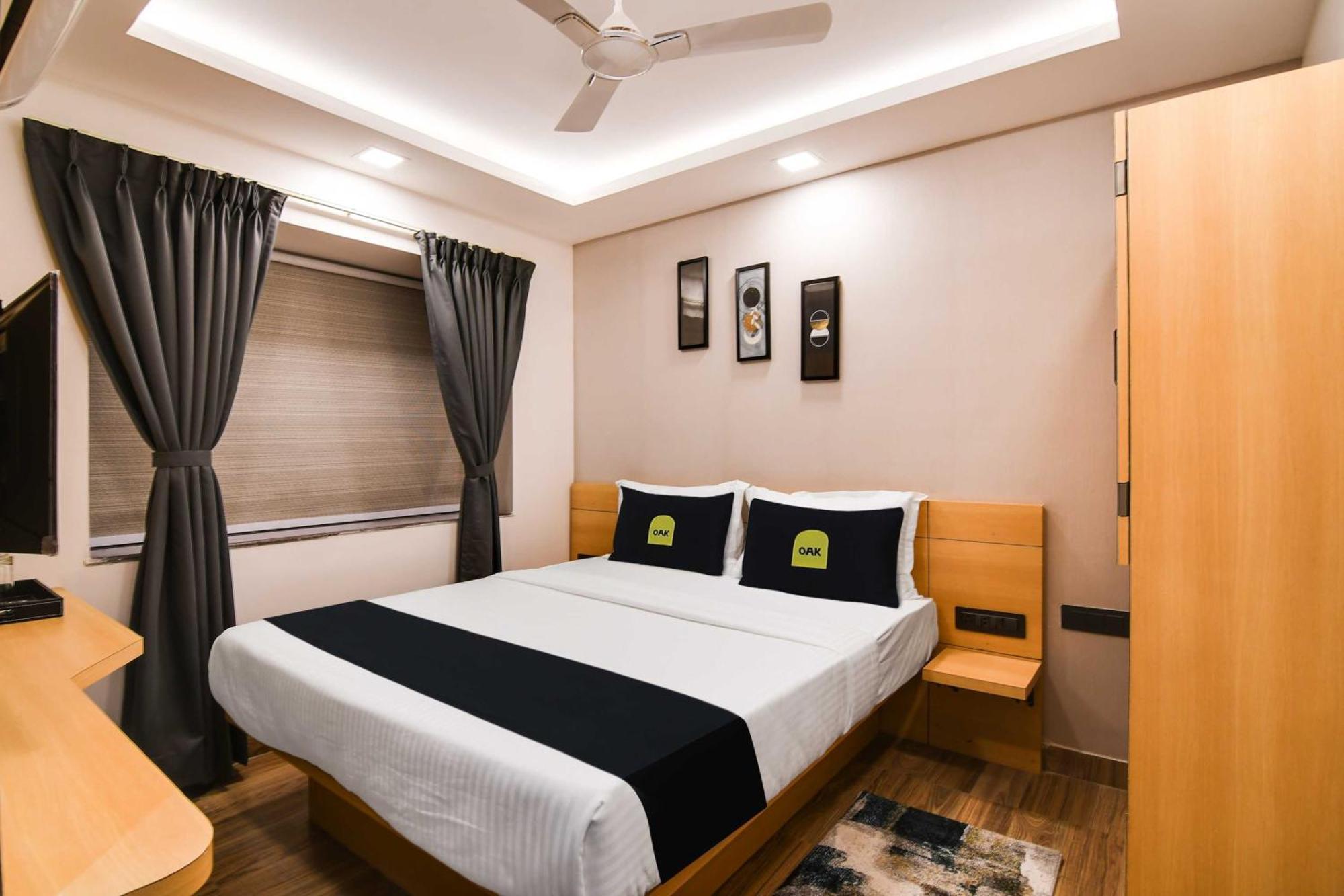 Super Townhouse Oak Sayhallo Ecstasy Bhubaneswar Eksteriør billede