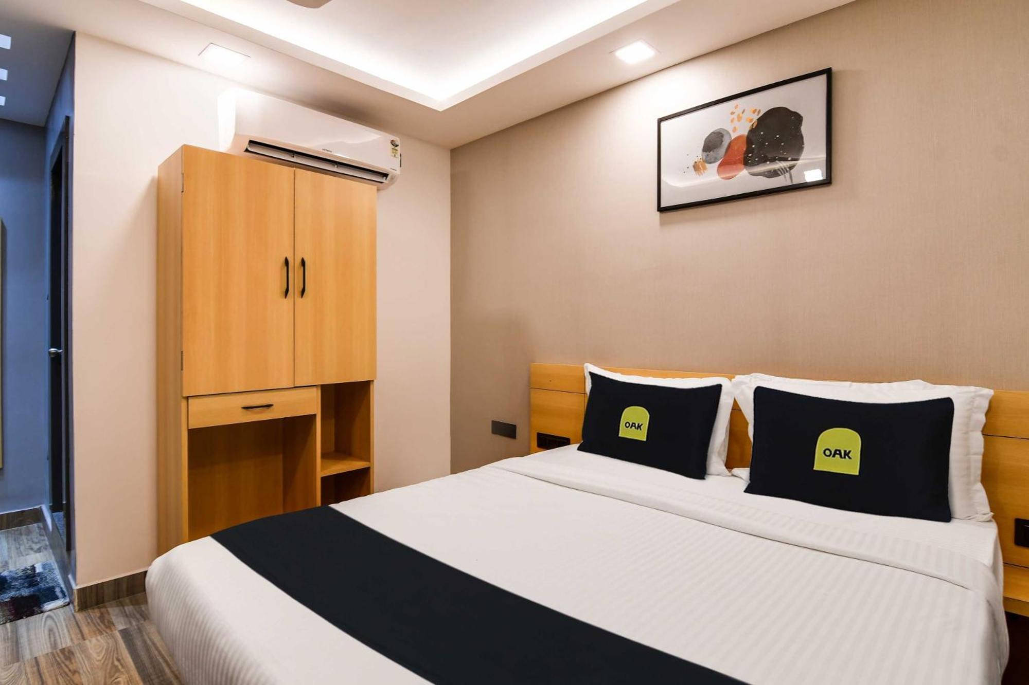 Super Townhouse Oak Sayhallo Ecstasy Bhubaneswar Eksteriør billede