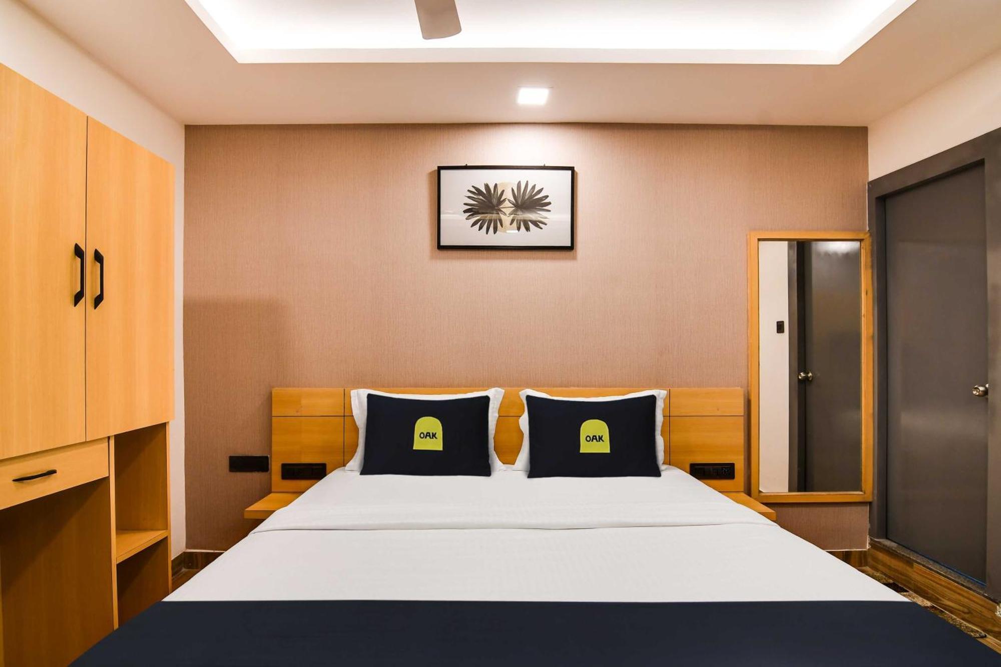 Super Townhouse Oak Sayhallo Ecstasy Bhubaneswar Eksteriør billede
