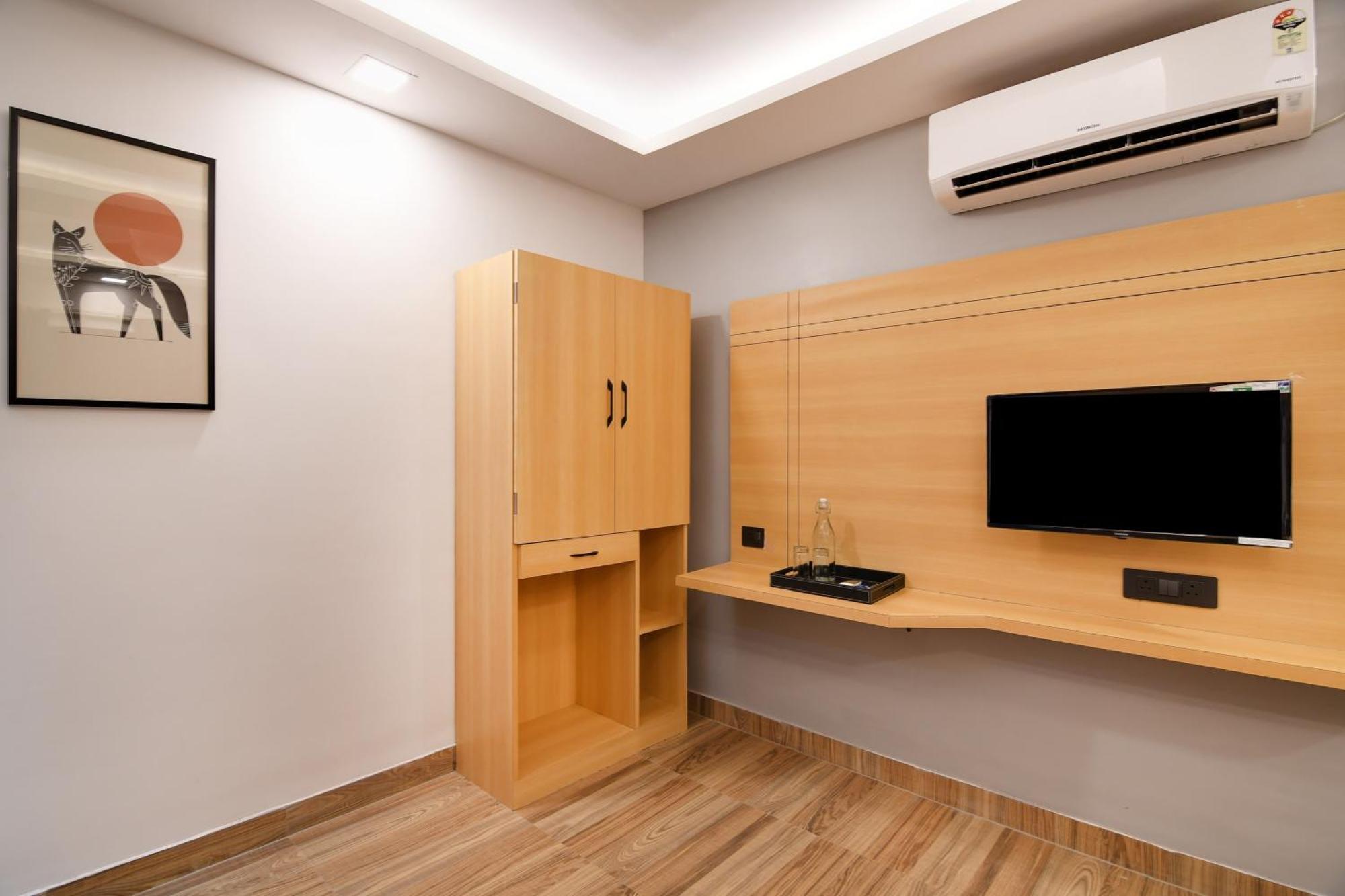 Super Townhouse Oak Sayhallo Ecstasy Bhubaneswar Eksteriør billede