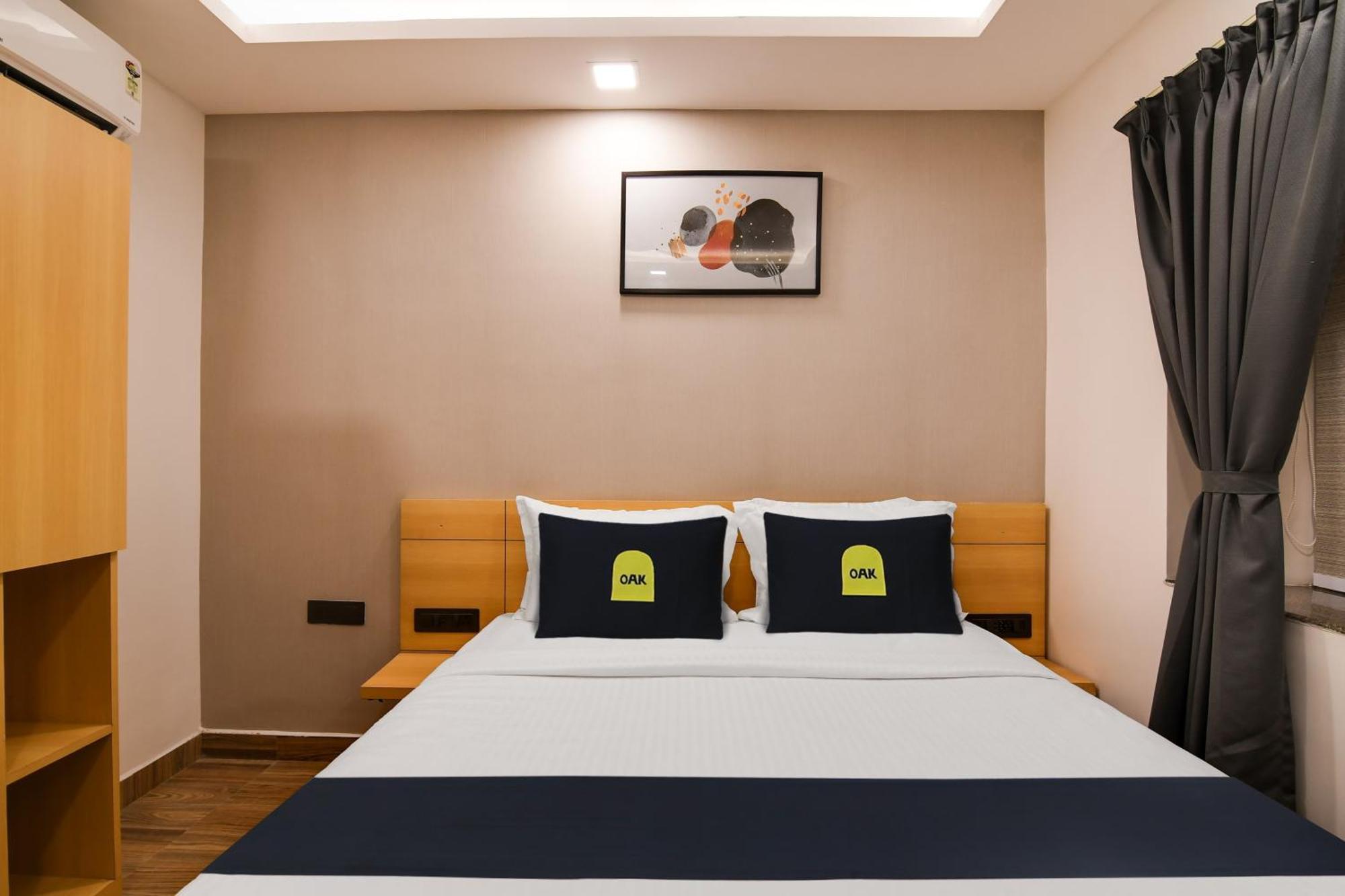 Super Townhouse Oak Sayhallo Ecstasy Bhubaneswar Eksteriør billede