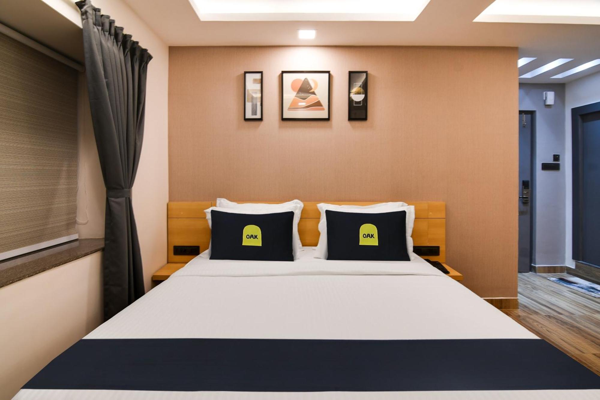 Super Townhouse Oak Sayhallo Ecstasy Bhubaneswar Eksteriør billede