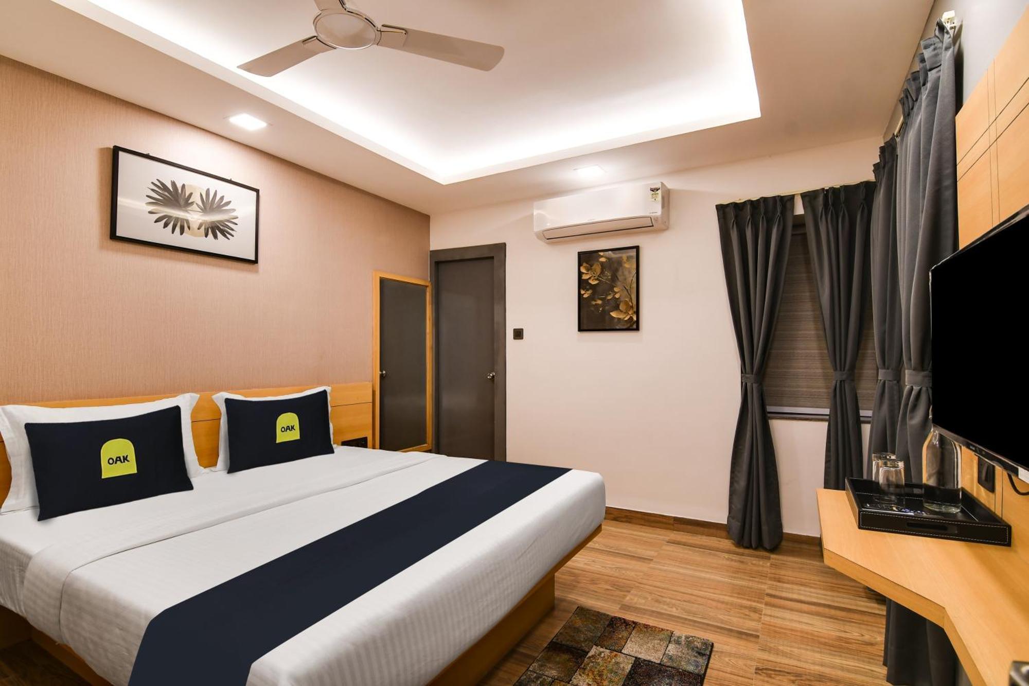 Super Townhouse Oak Sayhallo Ecstasy Bhubaneswar Eksteriør billede