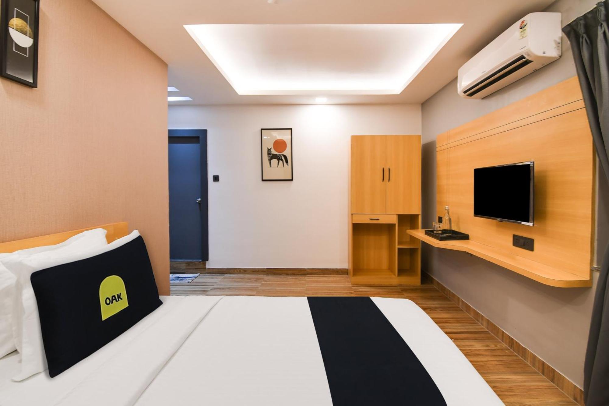 Super Townhouse Oak Sayhallo Ecstasy Bhubaneswar Eksteriør billede