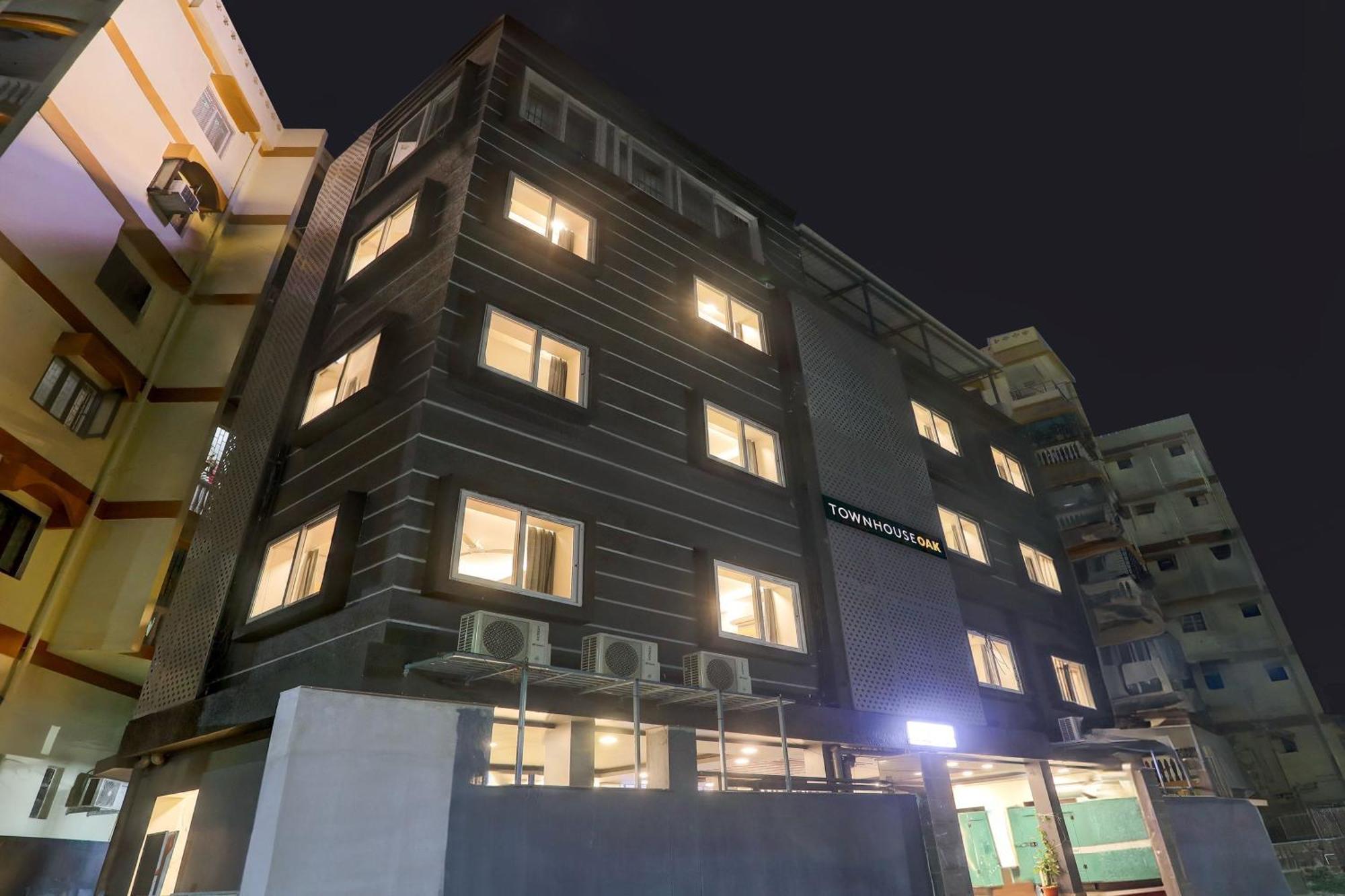 Super Townhouse Oak Sayhallo Ecstasy Bhubaneswar Eksteriør billede